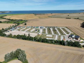 Prima Resort Boddenblick - Camping & Tiny House-Resort, Groß Kordshagen